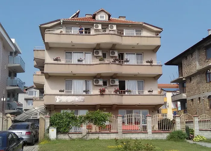 D. Bogdanova 3* 奥布佐尔